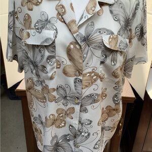 Alfred Dunner Tan and Gray Butterfly Print Button-Down Shirt